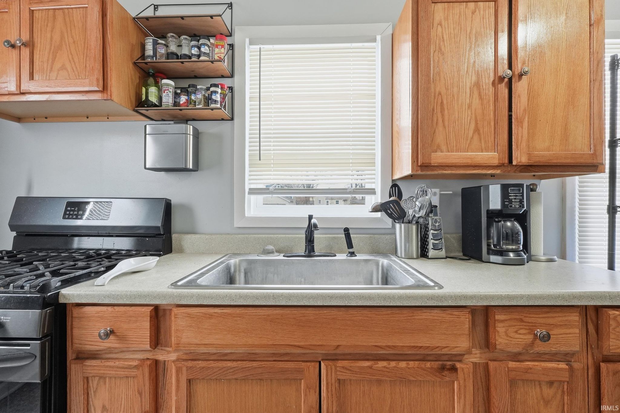 Image of 2727 Winch Street