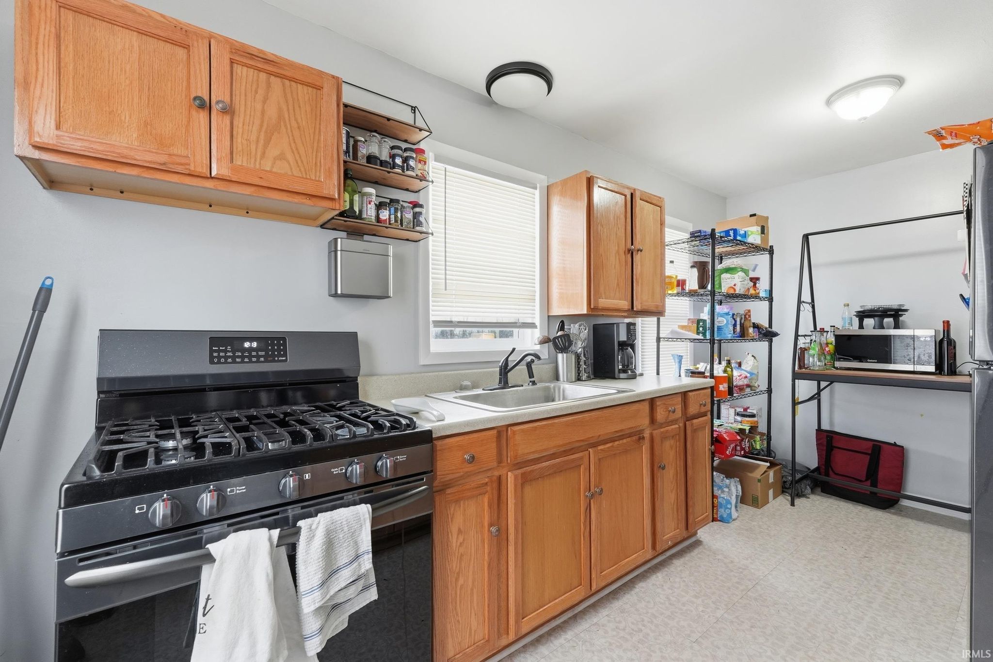 Image of 2727 Winch Street