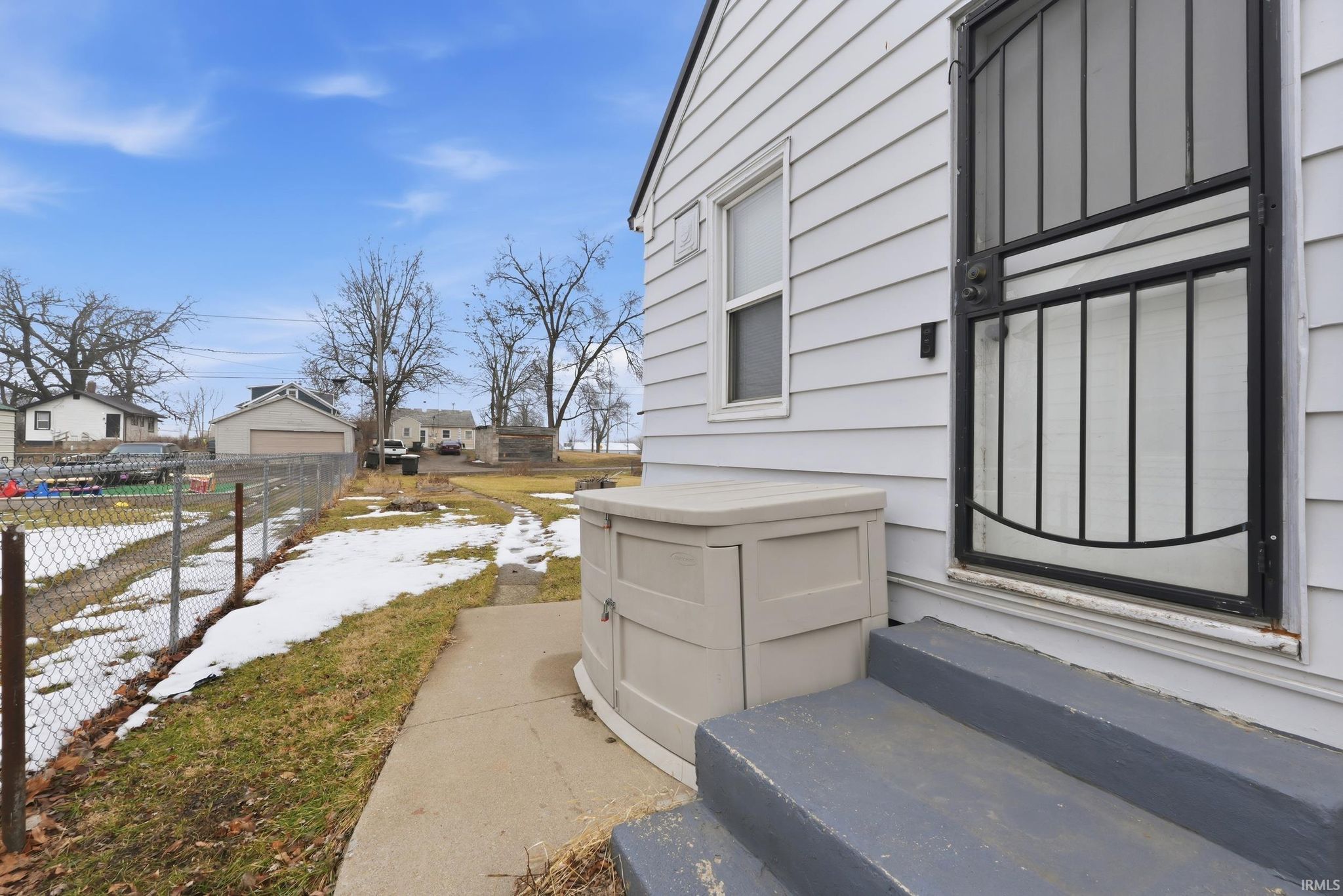 Image of 2727 Winch Street