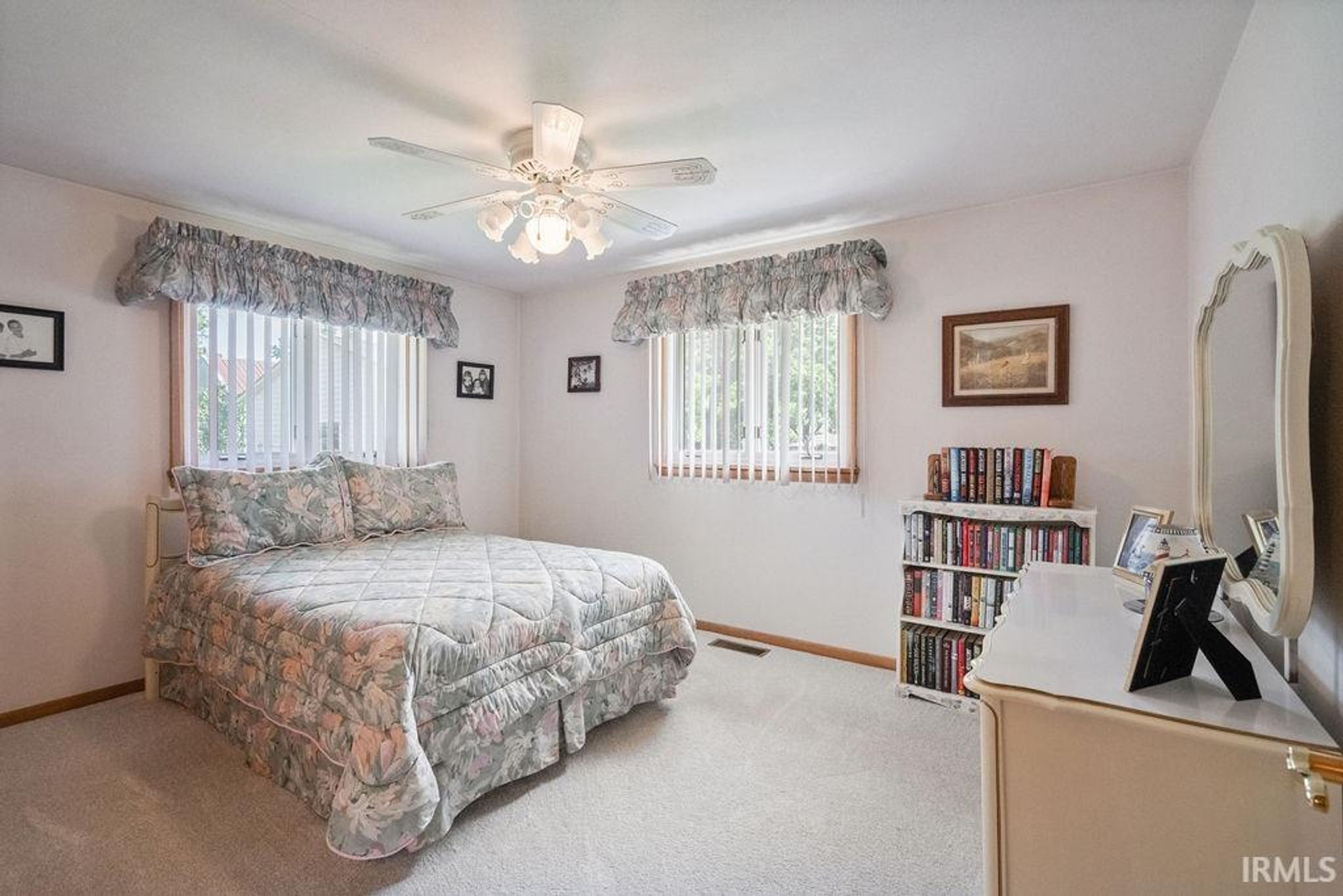 Image of 34 Oak Street